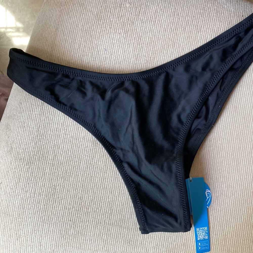 Cupshe woman’s black bikini size large NWT - Picture 5 of 7